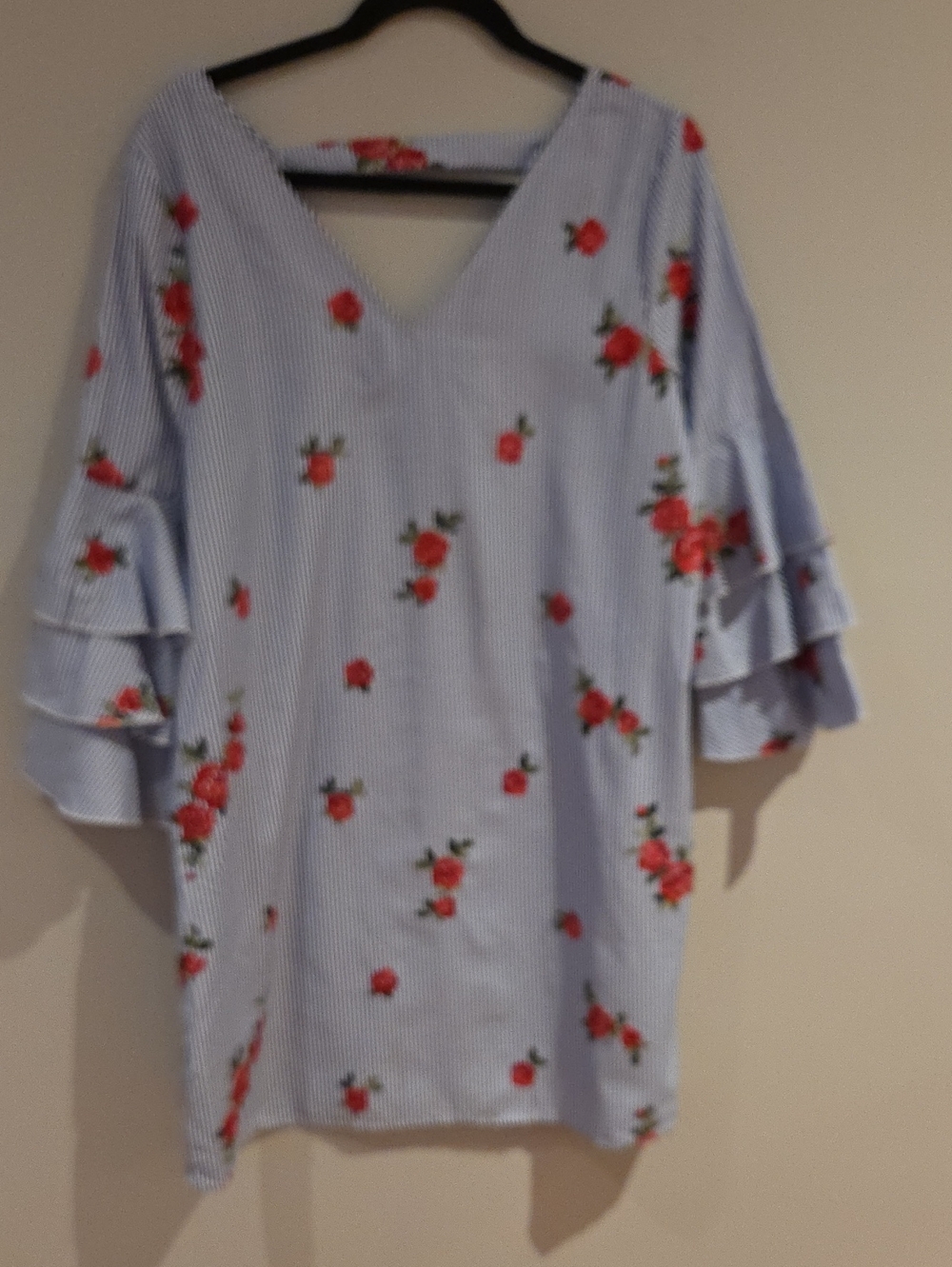 Max Sport Floral Stripe V-Neck Ruffle Sleeve Women's Top - Blue with Red Rose M